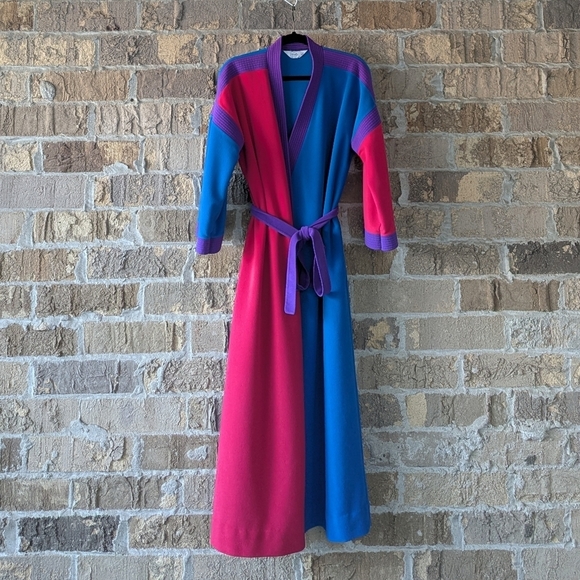 Vanity Fair Other - VTG 70s Vanity Fair Colorblock Long Line Robe Blue Purple Dark Pink